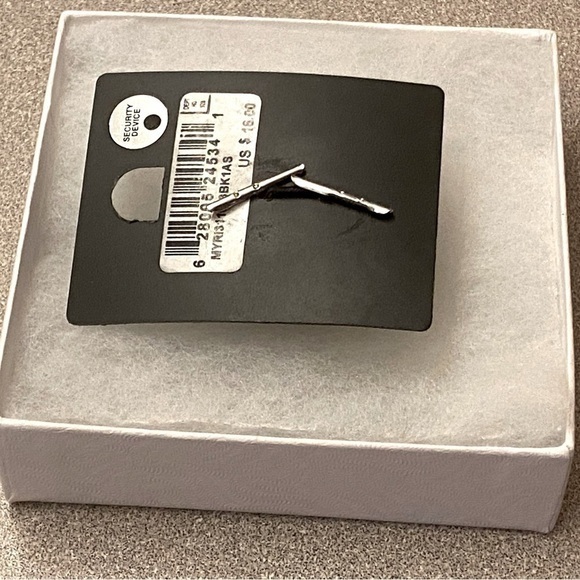 Macy's Black Chunky Statement Ring - Picture 2 of 3